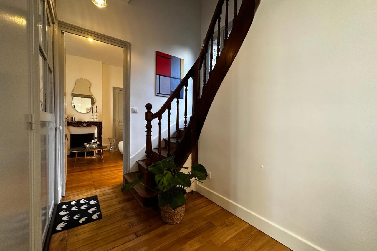 In The Beautiful Districts Of Tours A "Particular" With Great Comfort Villa Exterior photo